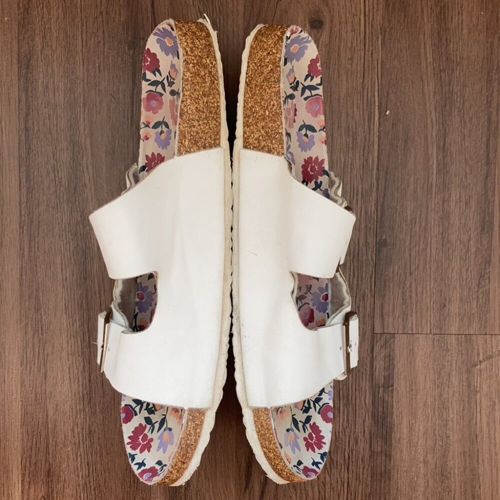Sandals - Picture 3 of 9